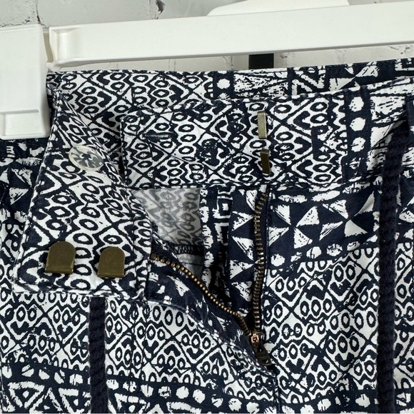 Ann Taylor LOFT size 4 Blue White Ikat Print Cotton Joggers With Pockets - Picture 4 of 8